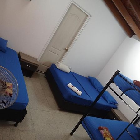 Yellow House Hostel 麦德林 外观 照片