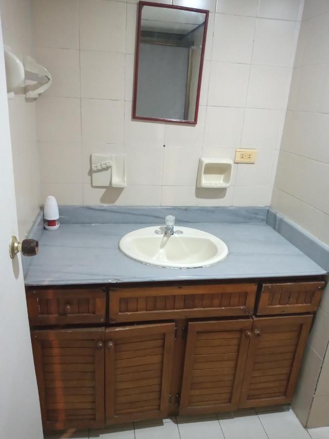 Yellow House Hostel 麦德林 外观 照片