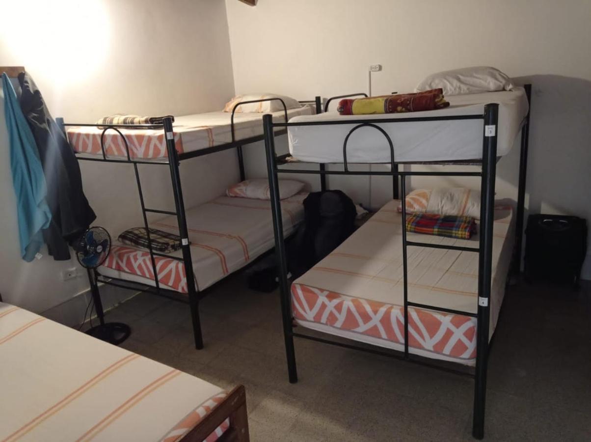 Yellow House Hostel 麦德林 外观 照片