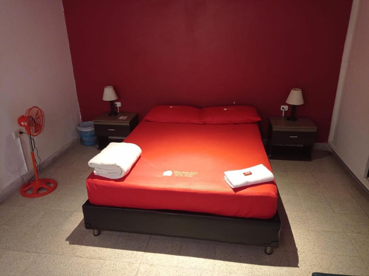 Yellow House Hostel 麦德林 外观 照片