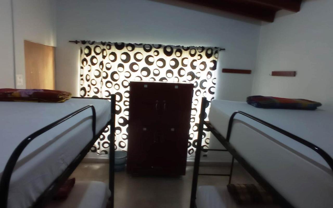 Yellow House Hostel 麦德林 外观 照片