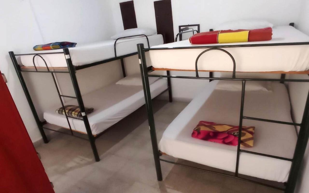 Yellow House Hostel 麦德林 外观 照片