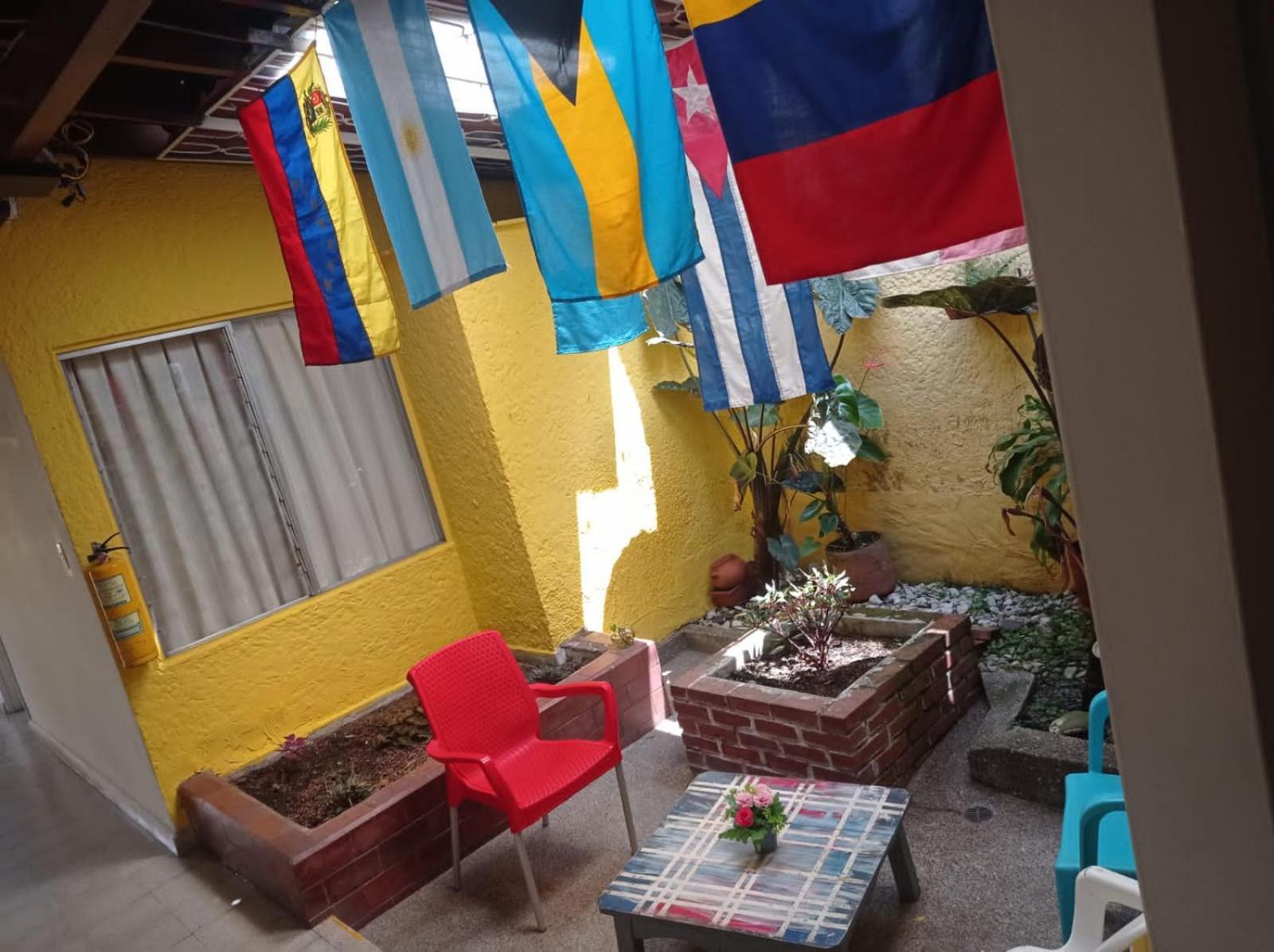 Yellow House Hostel 麦德林 外观 照片